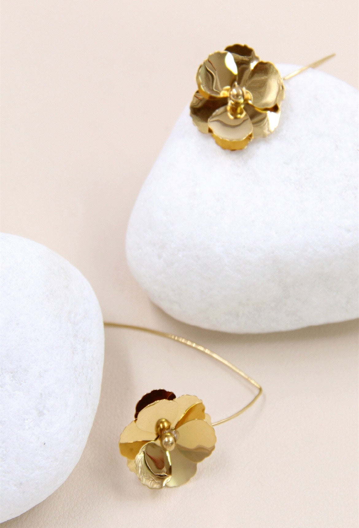 Boucles d'Oreilles en Forme de Fleur - Un Élégant Accessoire