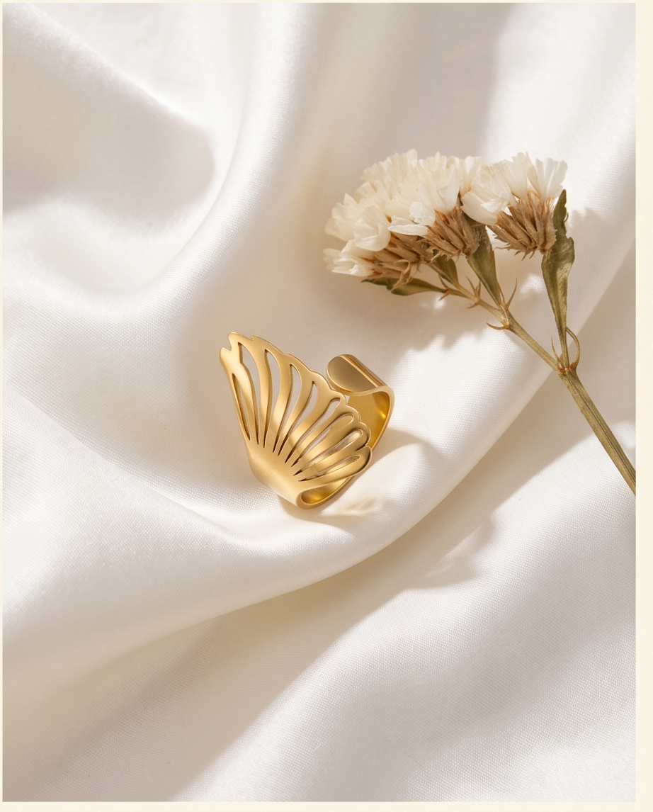 Adjustable Gold Shell Ring – Summer Vibes