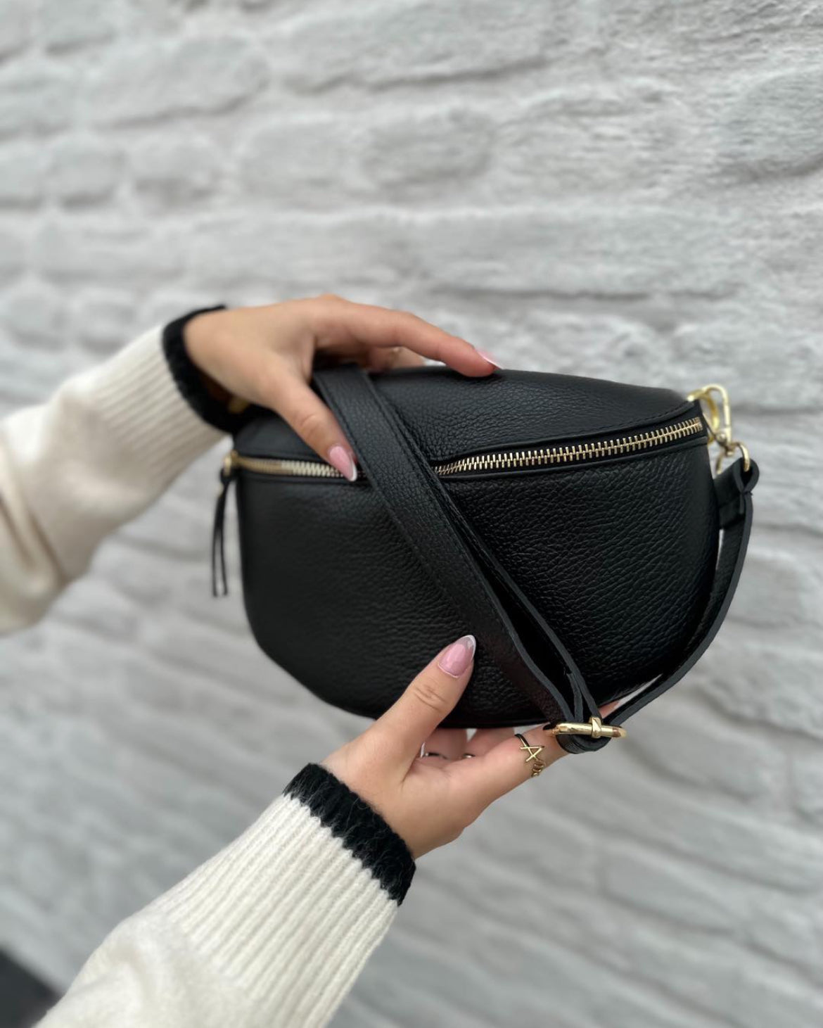 Clara heuptasje: zwart