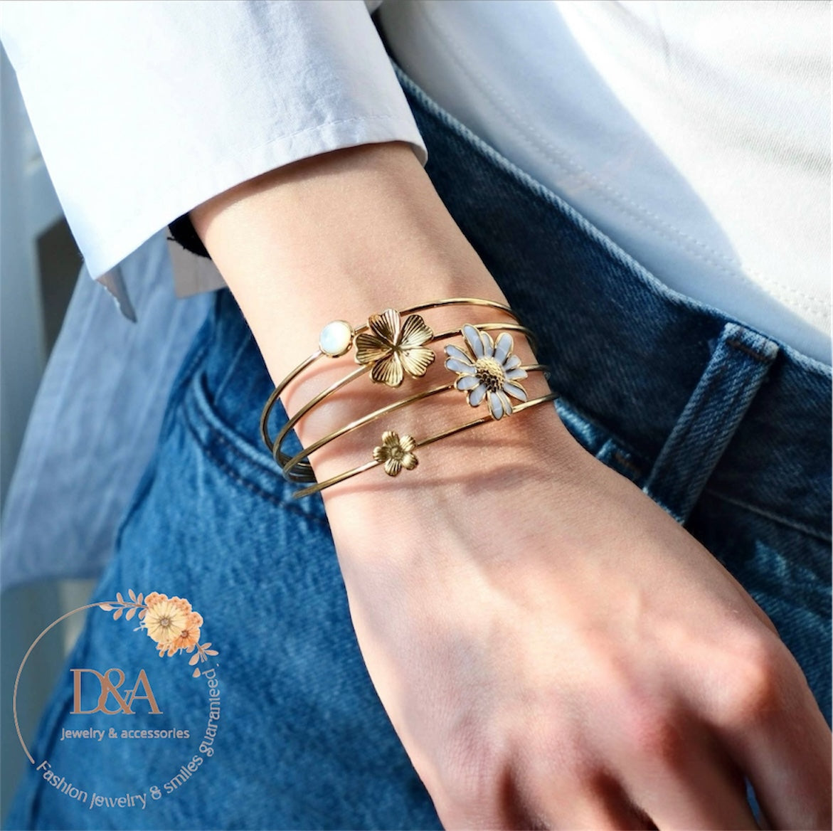 Bracelet manchette fleurs doré Fina : Blanc