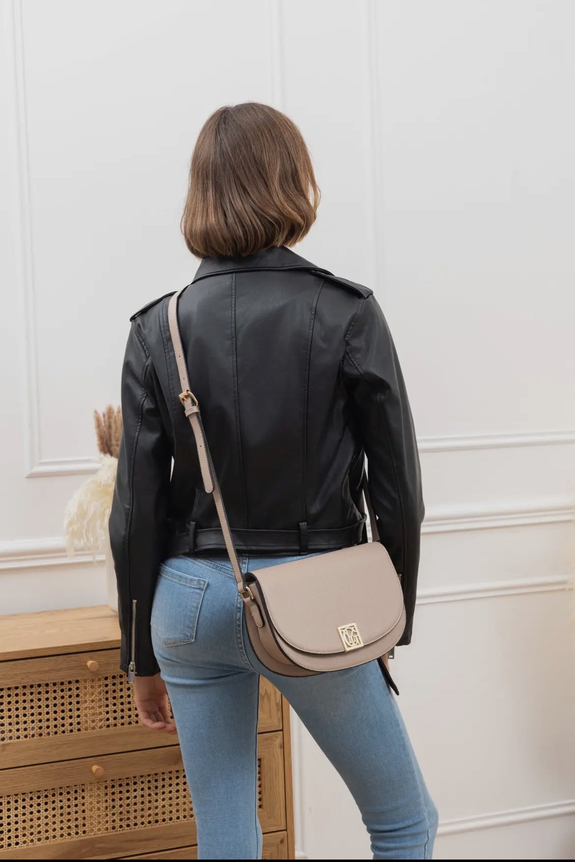 La raffinée: taupe