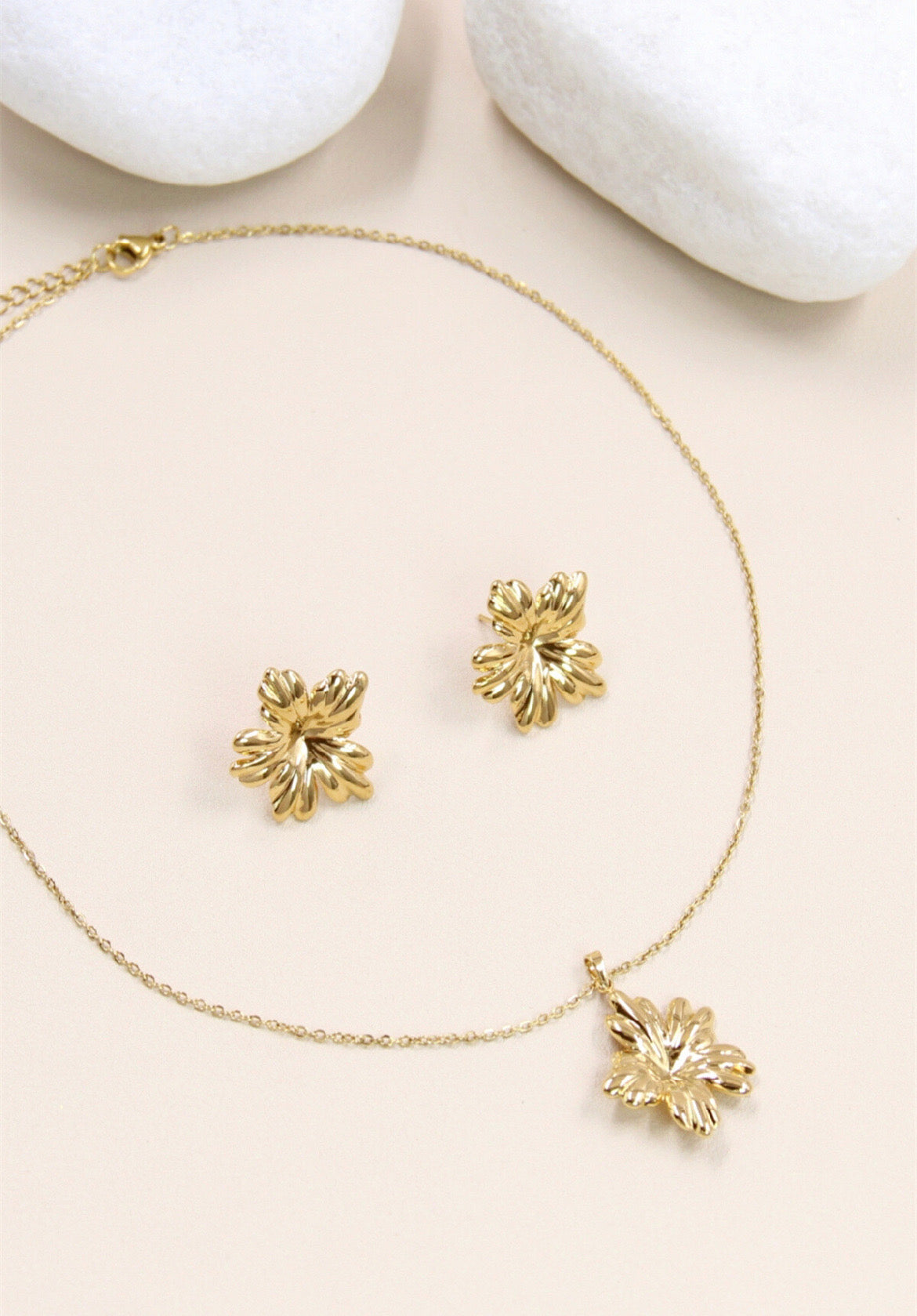 Boucle d’oreille Fleur - Éclat et élégance naturelle