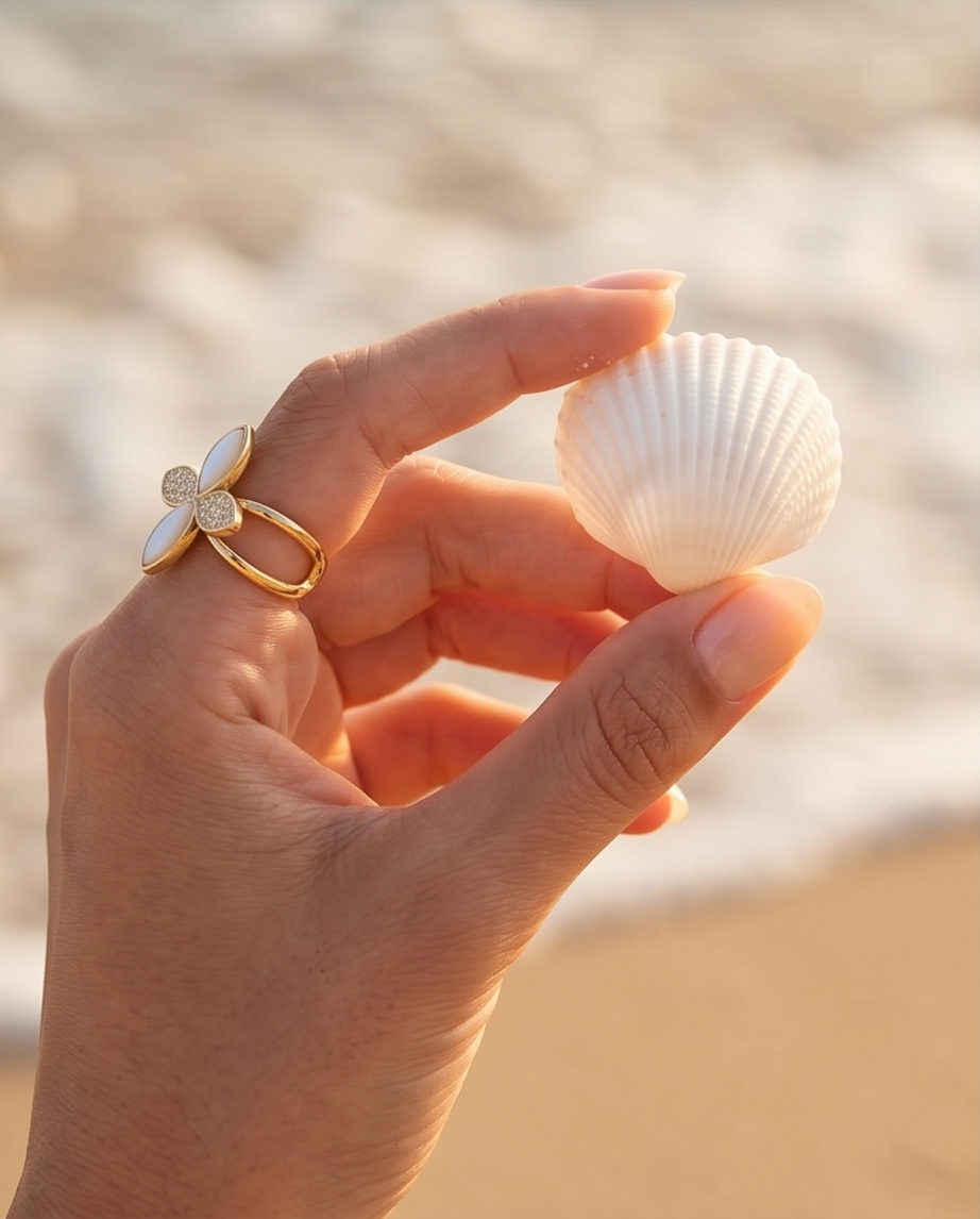 Bague Éloria – L’éclat floral qui sublime vos mains ✨
