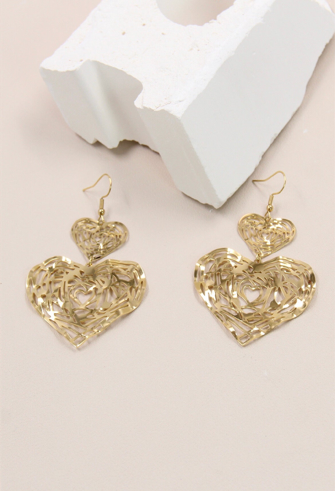Boucles d'Oreilles en Forme de Cœur - Un Élégant Accessoire