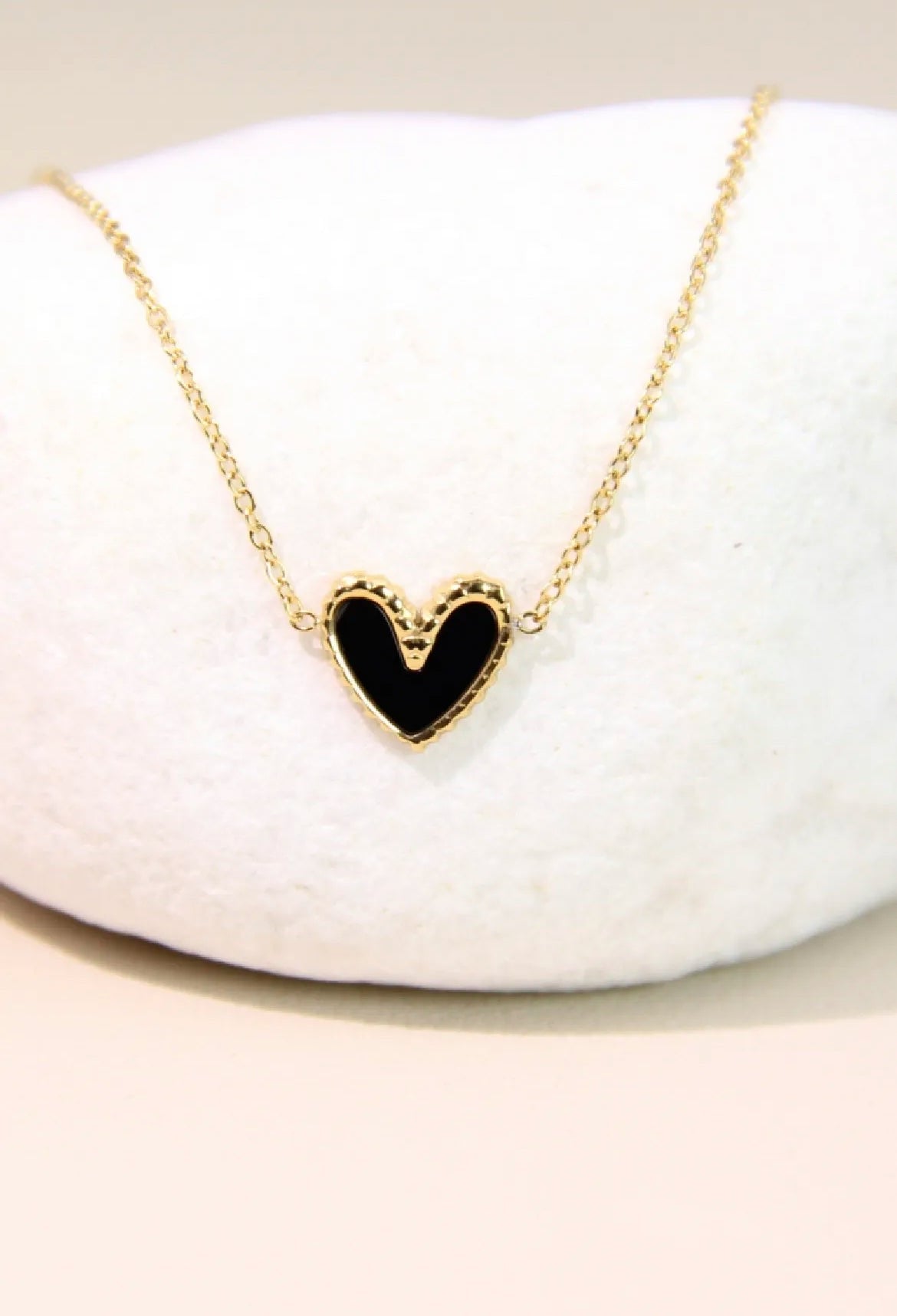 Geëmailleerde hartarmband: goud en zwart