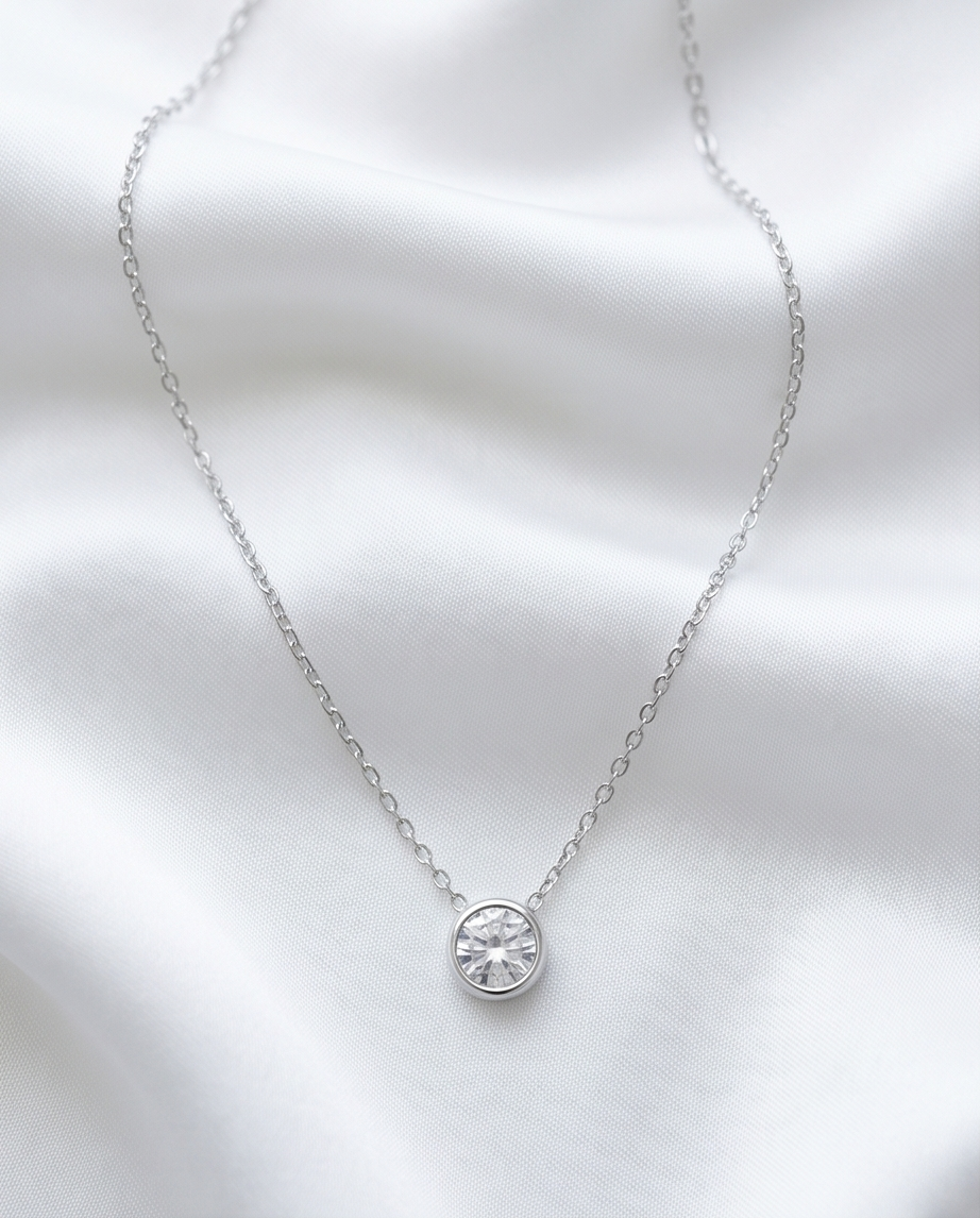 Silver Luminous Point Necklace ✨🩶