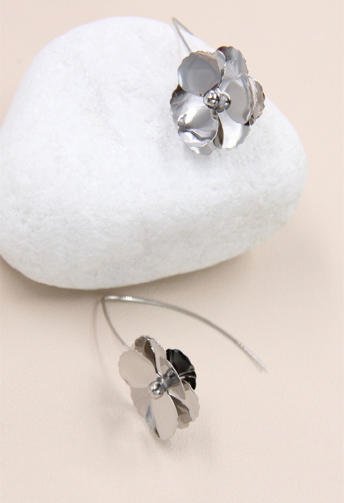 Bloemvormige oorbellen - een elegant accessoire