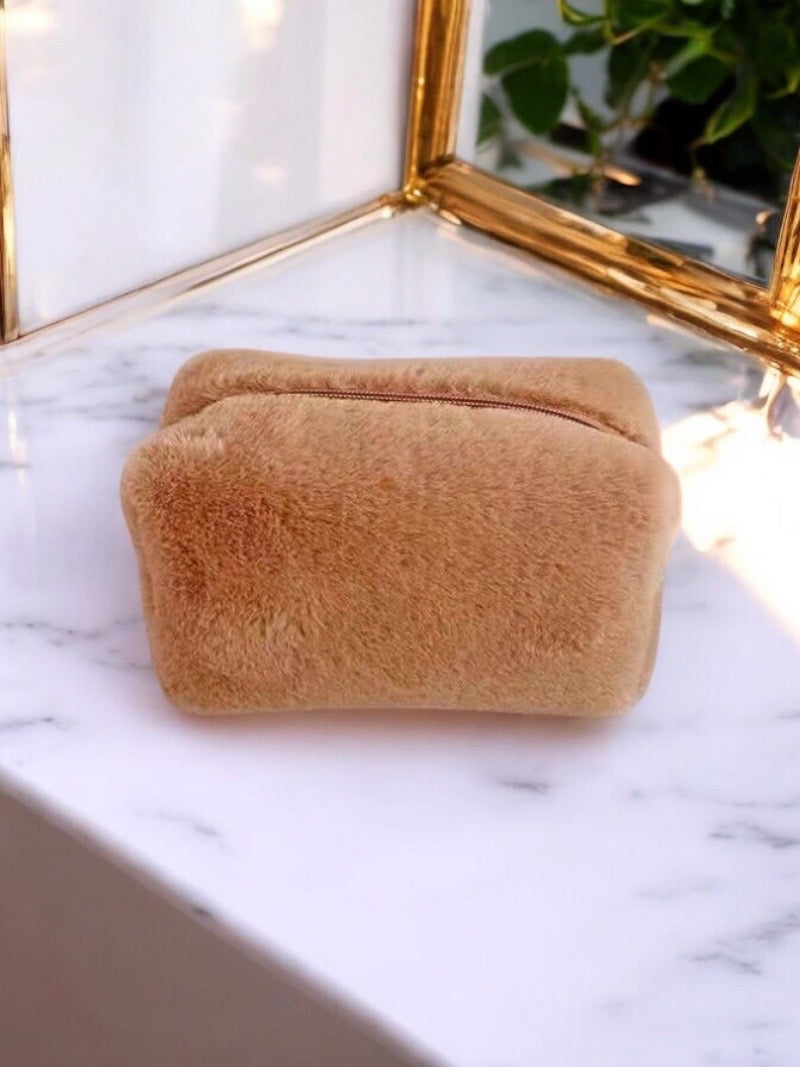 Trousse doudoune camel – Élégance moderne