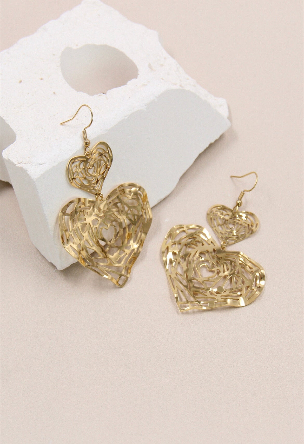 Boucles d'Oreilles en Forme de Cœur - Un Élégant Accessoire