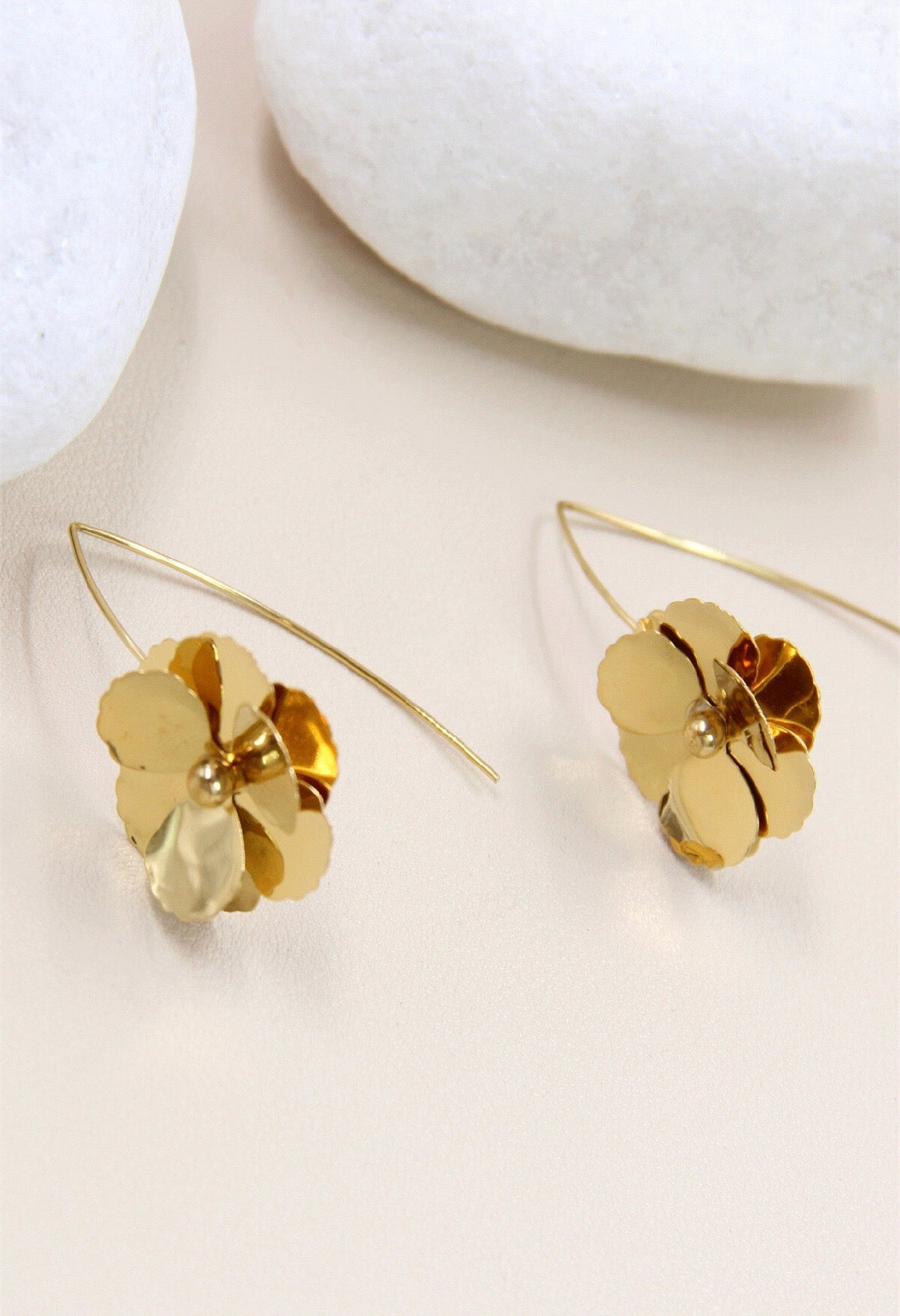 Boucles d'Oreilles en Forme de Fleur - Un Élégant Accessoire