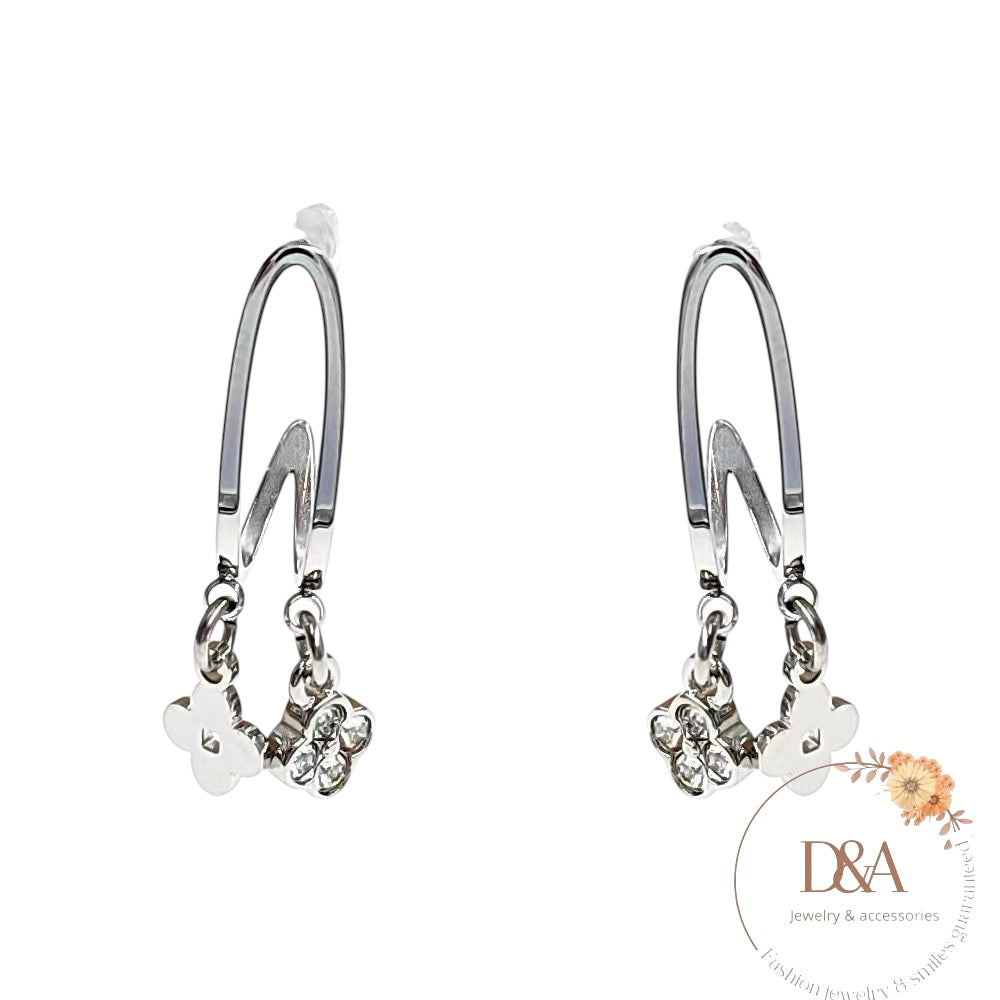 Boucles d'oreilles fleur strass Céline: Argent