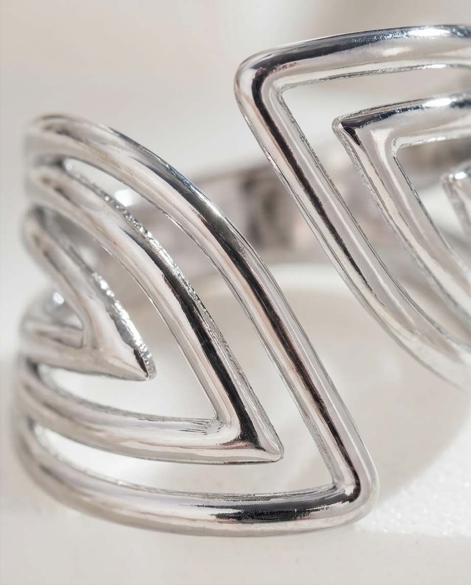 Ring Roestvrij Staal Opengewerkte Driehoeken – Goud- of Zilverkleurig: Zilver