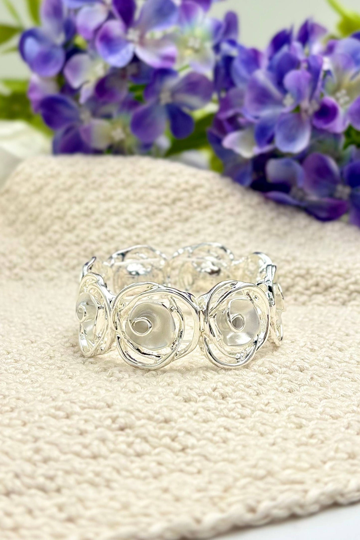 Abel Bracelet - Soft & feminine touch