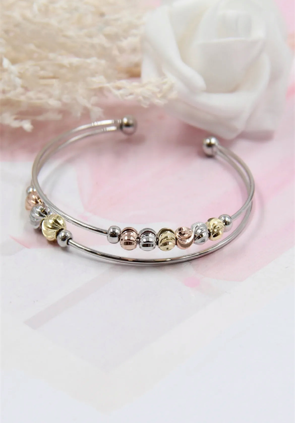 Bracelet ajustable rhodié orné de perle