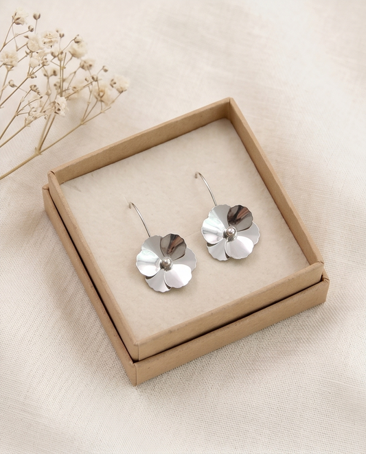 Bloemvormige oorbellen - een elegant accessoire