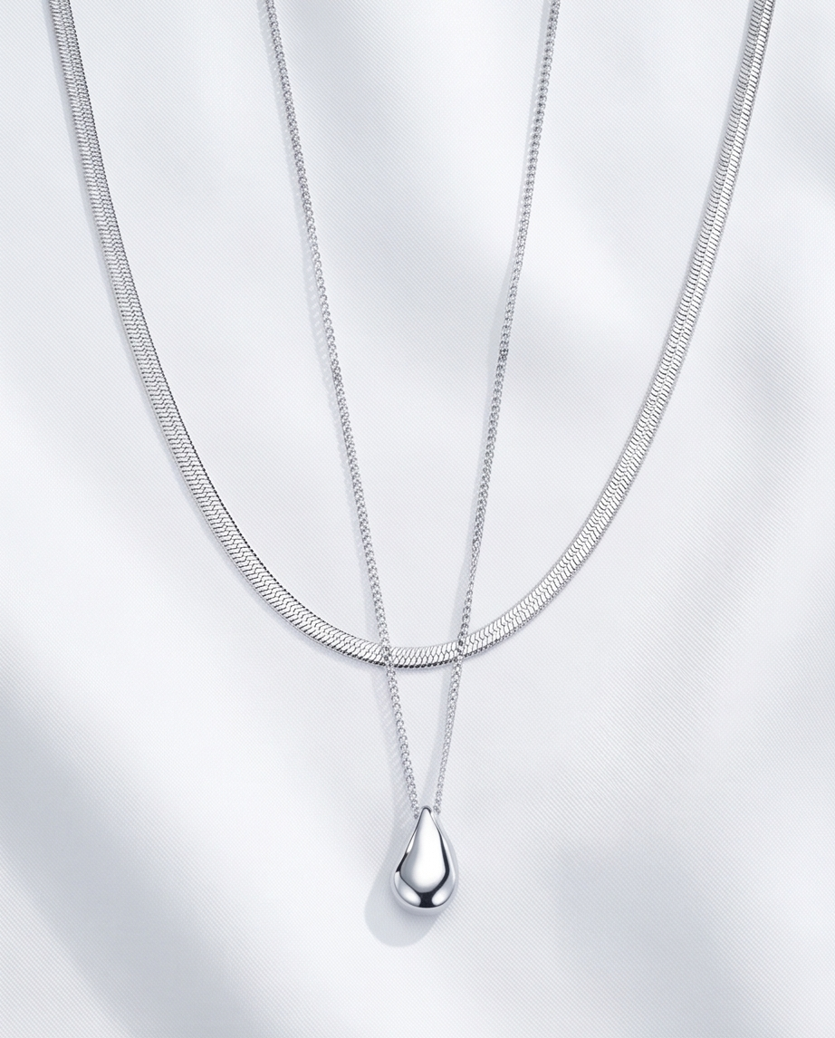 Collier Yaza argenté en acier inoxydable – Glow discret ✨