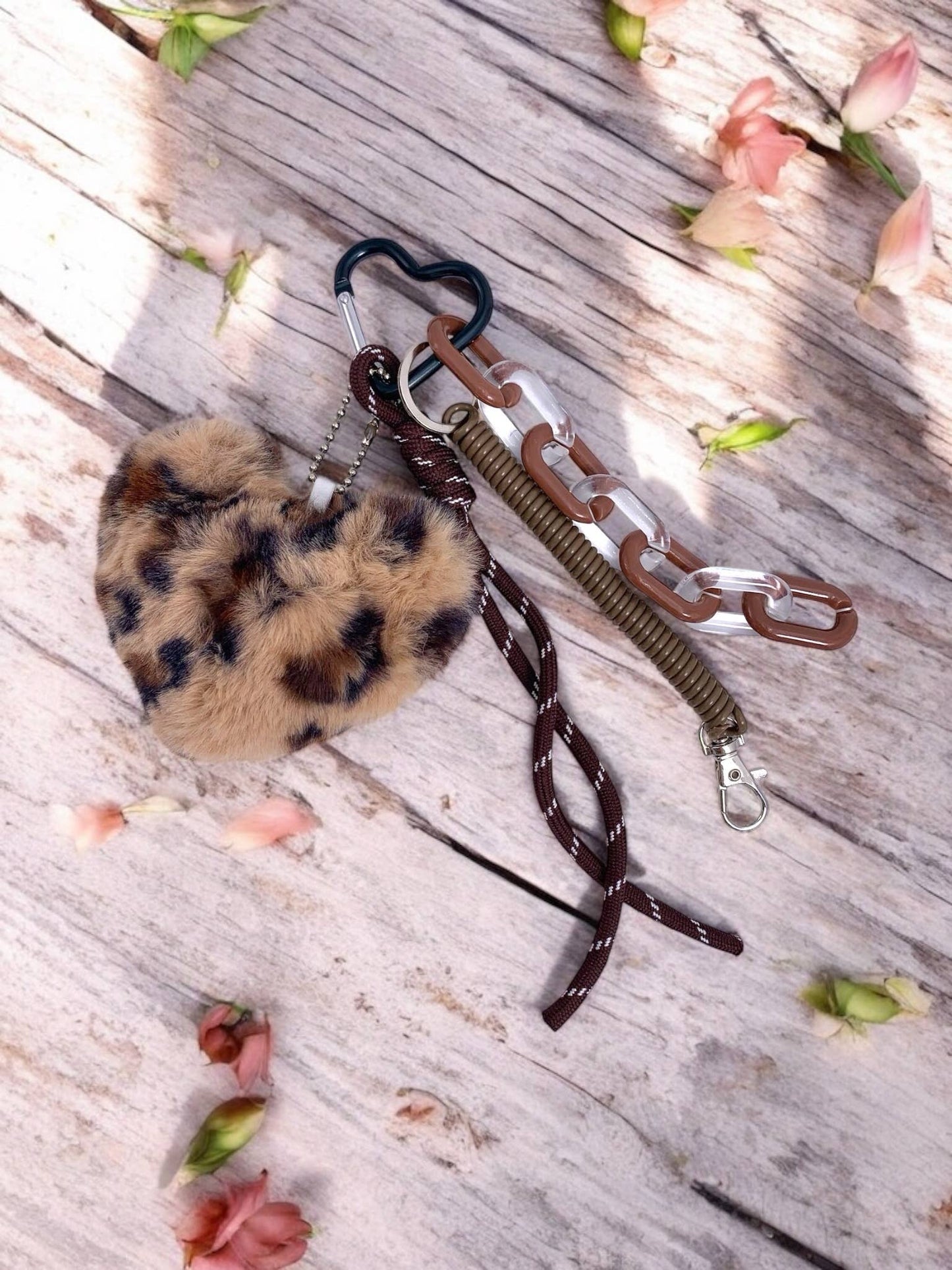 Sleutelhanger hart luipaard bruin – Gedurfde charme