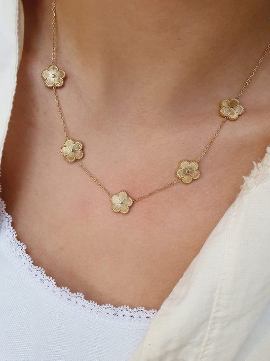 Collier Fleur - Élégance et Raffinement