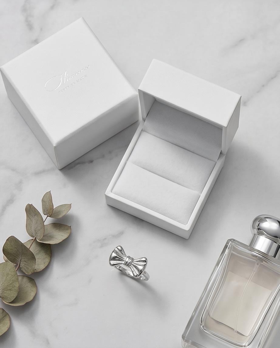 Bow ring - Elegance at your fingertips 🎀