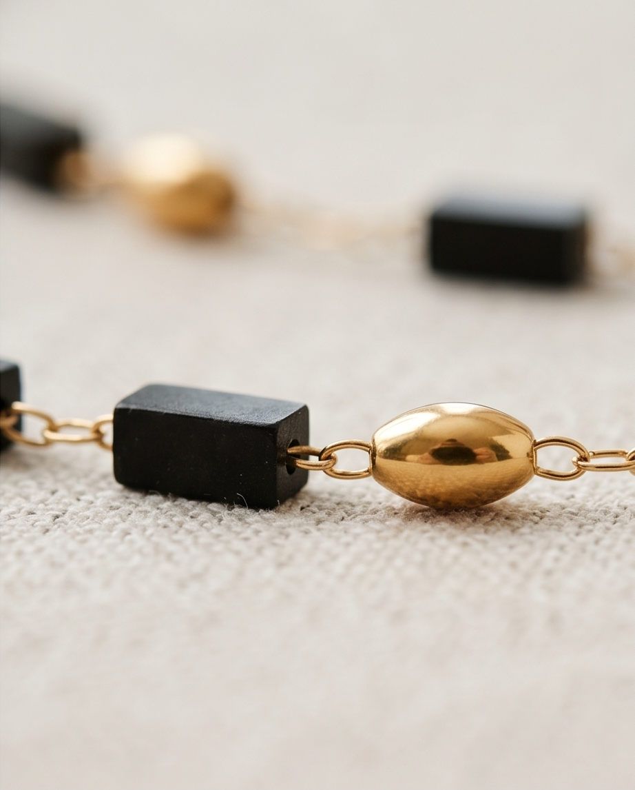 Halsketting Serenna zwart onyx – Donker & elegant