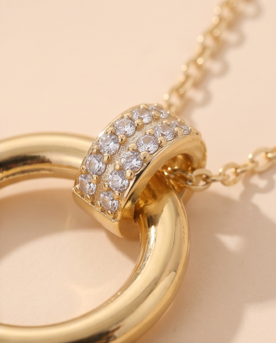 Collier Cinzia doré – Le petit bijou qui fait craquer