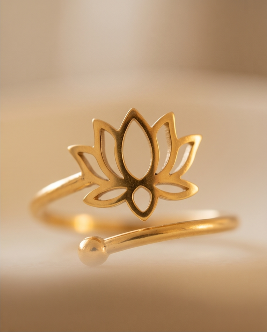 ✨ Bague Lotus – L’élégance inspirée de la nature ✨