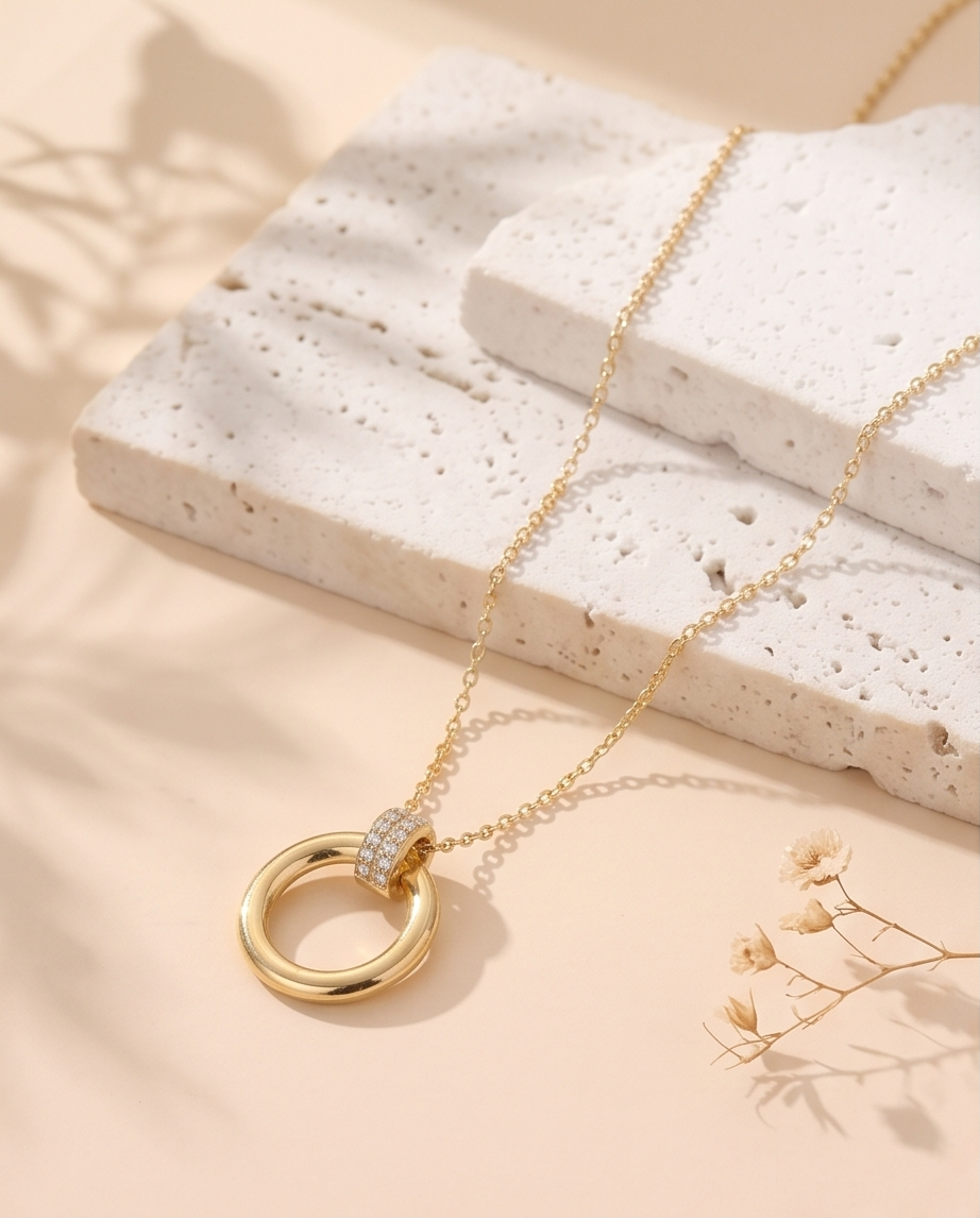 Collier Cinzia doré – Le petit bijou qui fait craquer