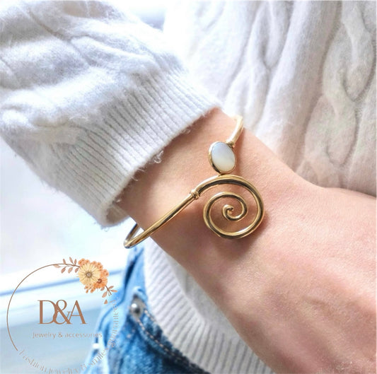 Bracelet jonc ouvert doré coquillage Ariel: Blanc