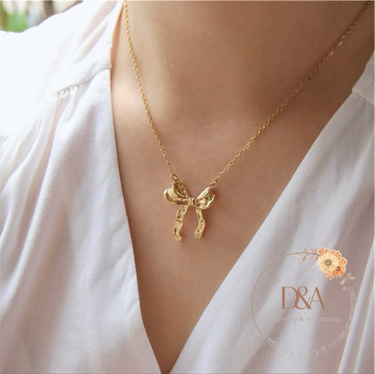 Collier nœud Gulia: Doré
