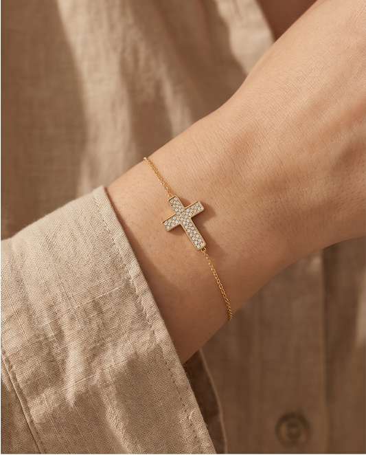 Rhinestone-studded cross bracelet – Gold-plated ✨✝️