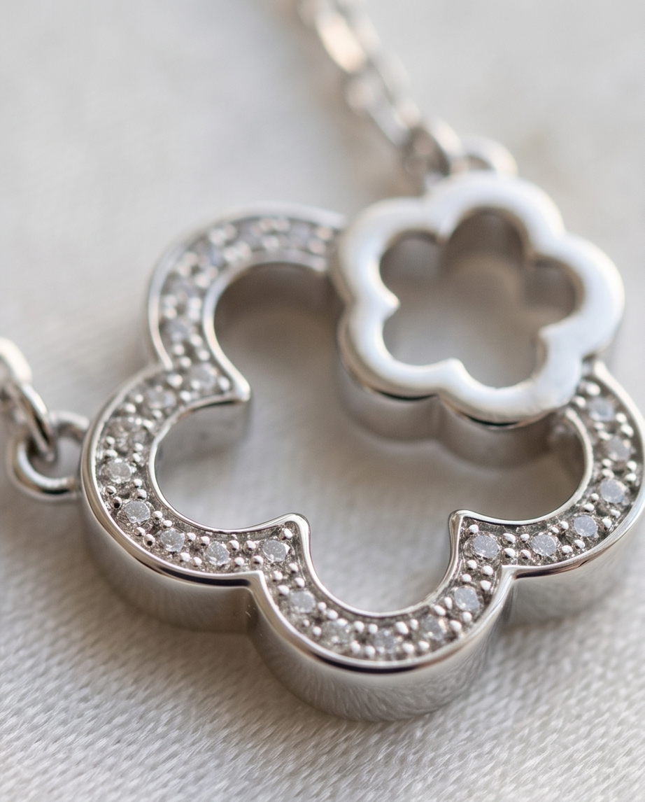 Set met dubbele glinsterende klavers van roestvrij staal (ketting, armband, oorbellen) – Goud of zilver