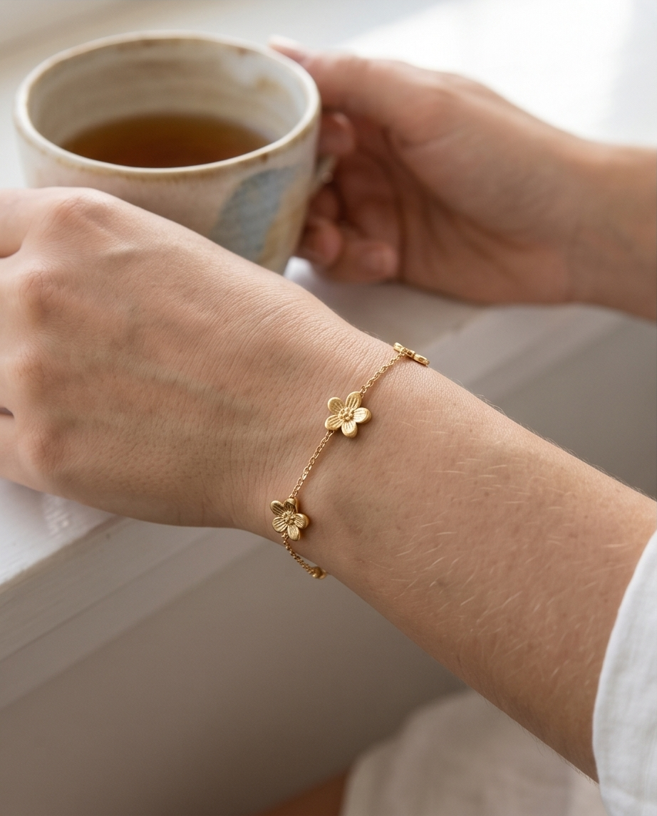 ✨ Bracelet Flora – Une touche florale pleine d’élégance ✨