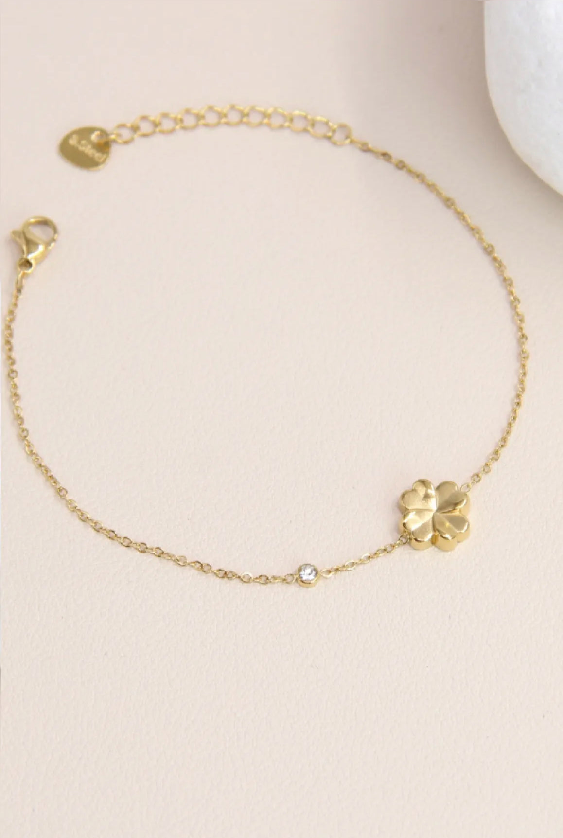 Bracelet fleur orné de strass ajustable: doré
