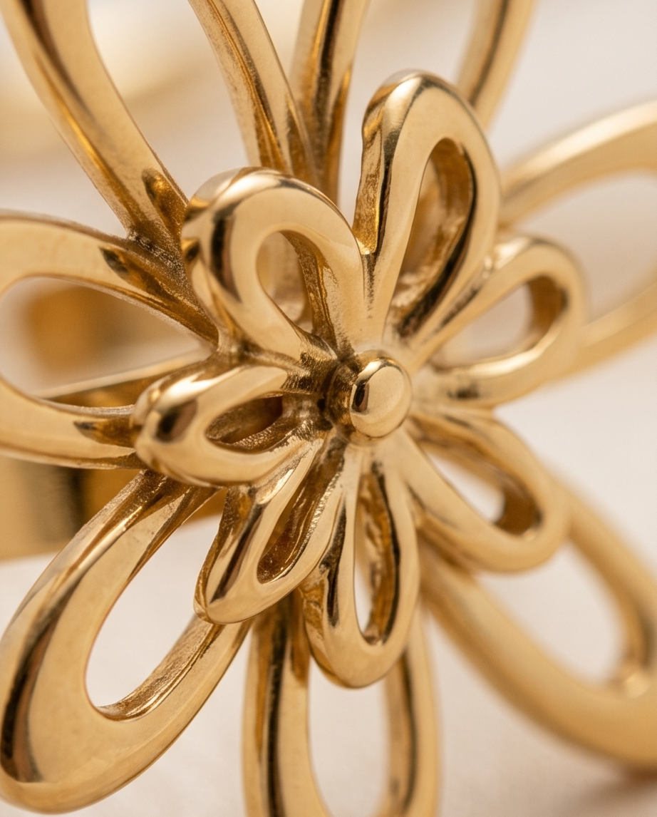 Maelis Gold Ring – The little detail that changes everything