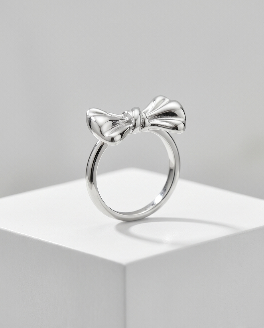 Bow ring - Elegance at your fingertips 🎀