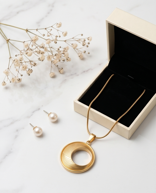 ✨ Le collier D&A — élégance et pureté