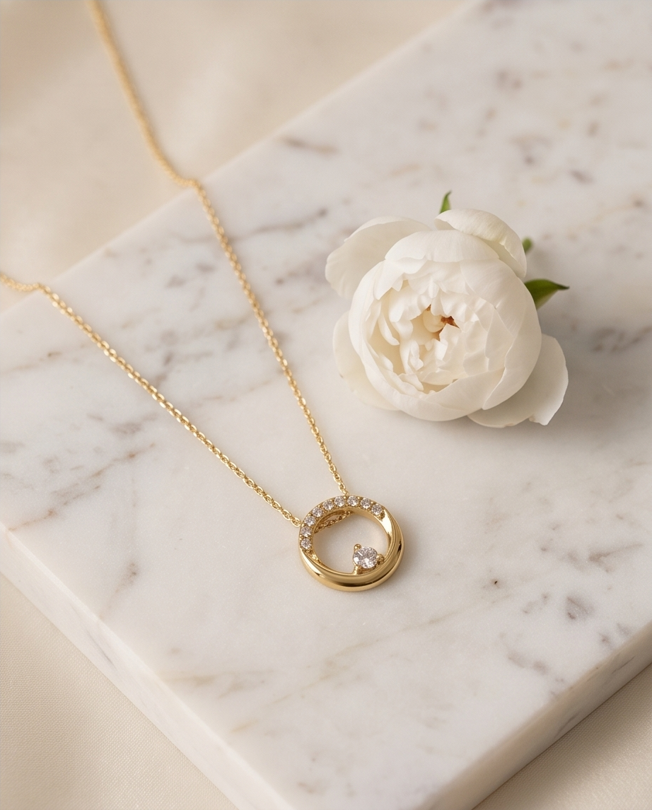 Goudkleurige & Kristallen Halsketting met belletjes ✨💎