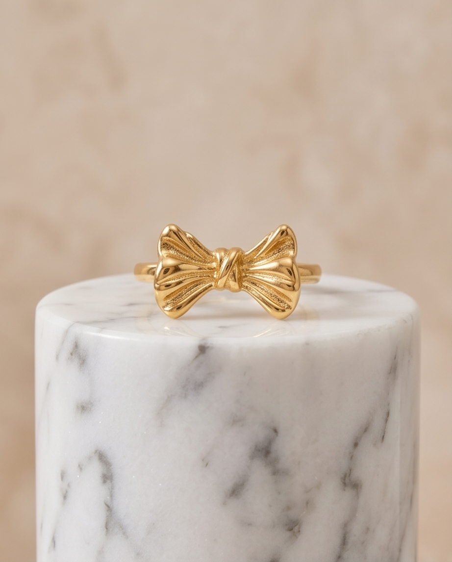 Bow ring - Elegance at your fingertips 🎀