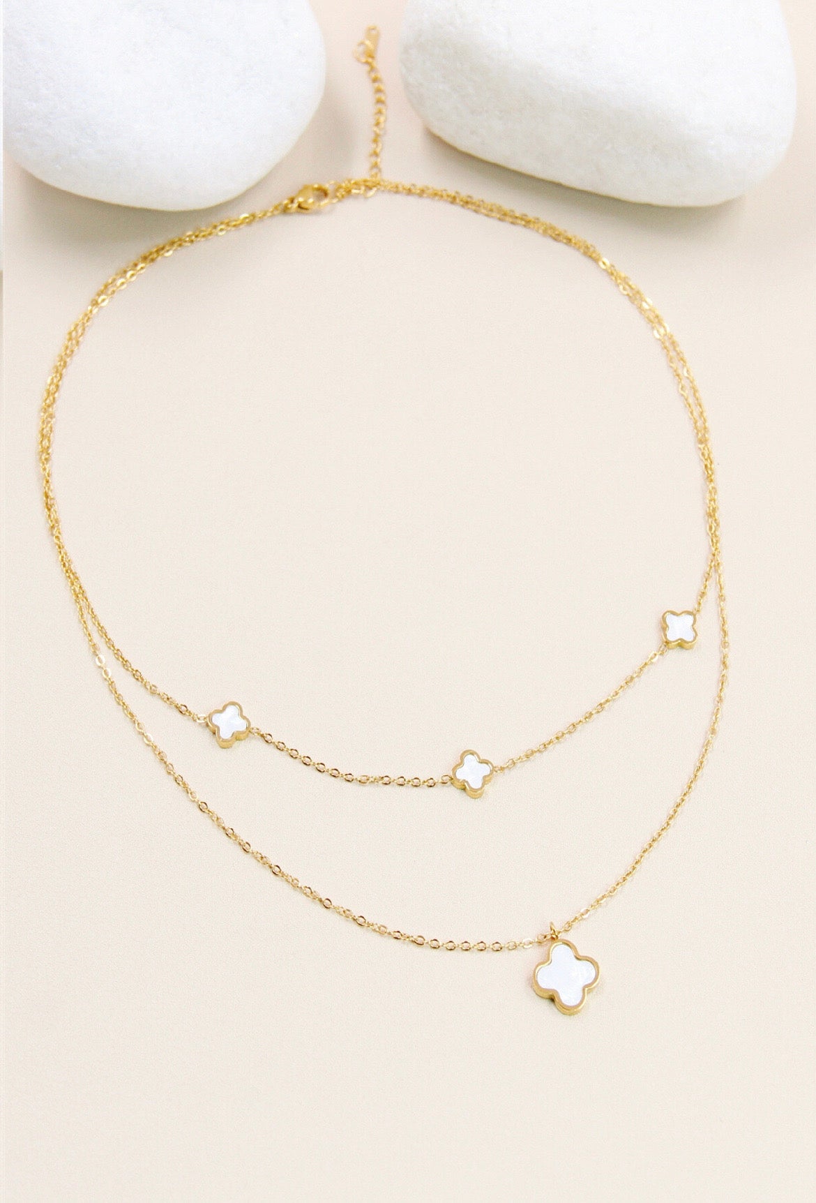 Collier Double Rang Trèfle - Élégance et Raffinement