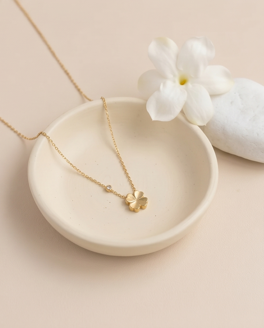 Collier Fleur Strass Doré en Acier Inoxydable ✨🌸