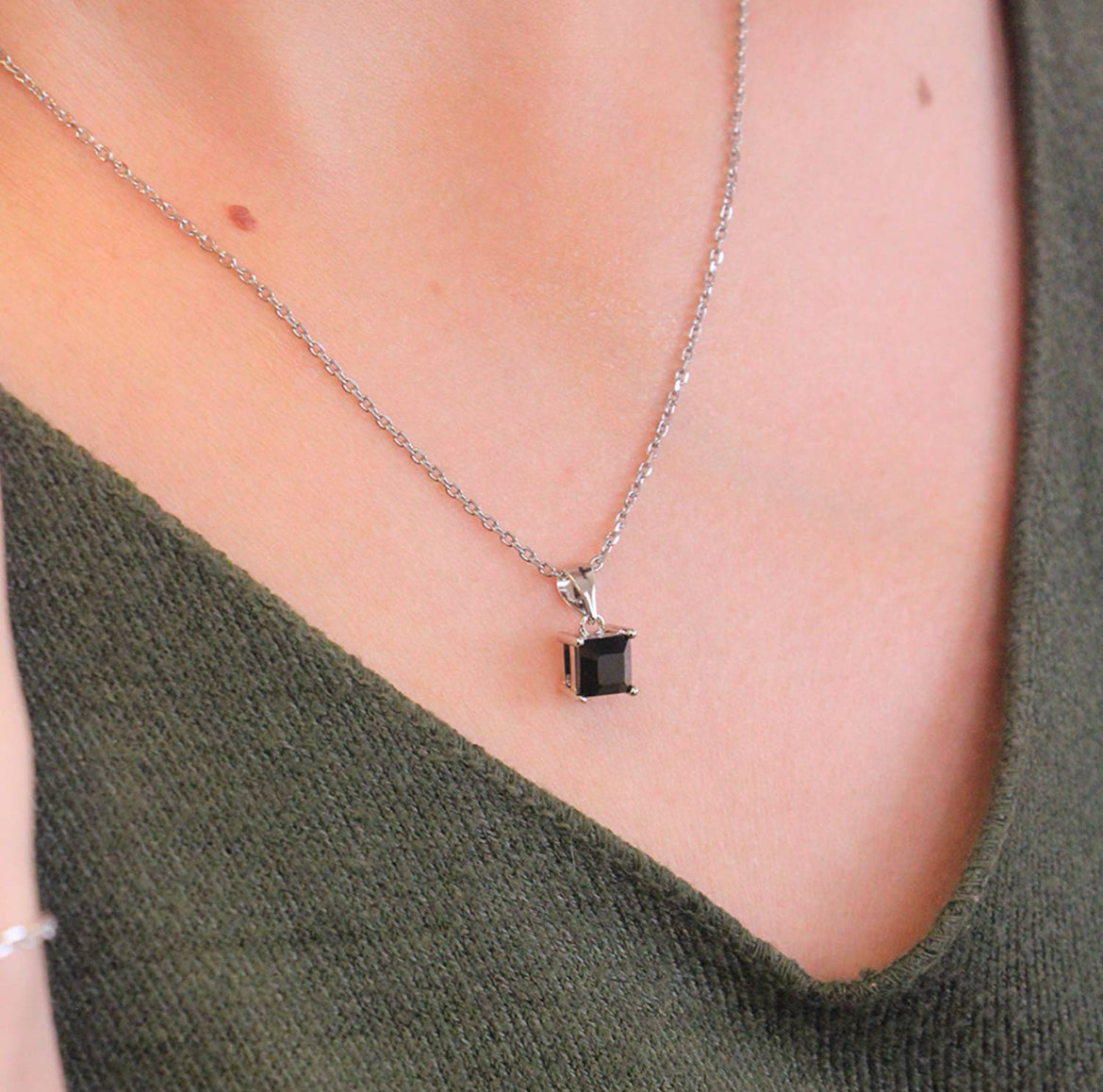 Vierkante ketting: zilver en zwart