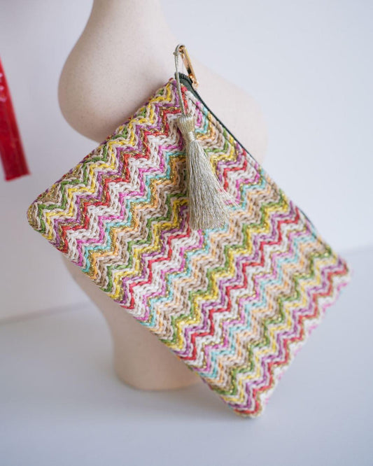 Pochette en raphia