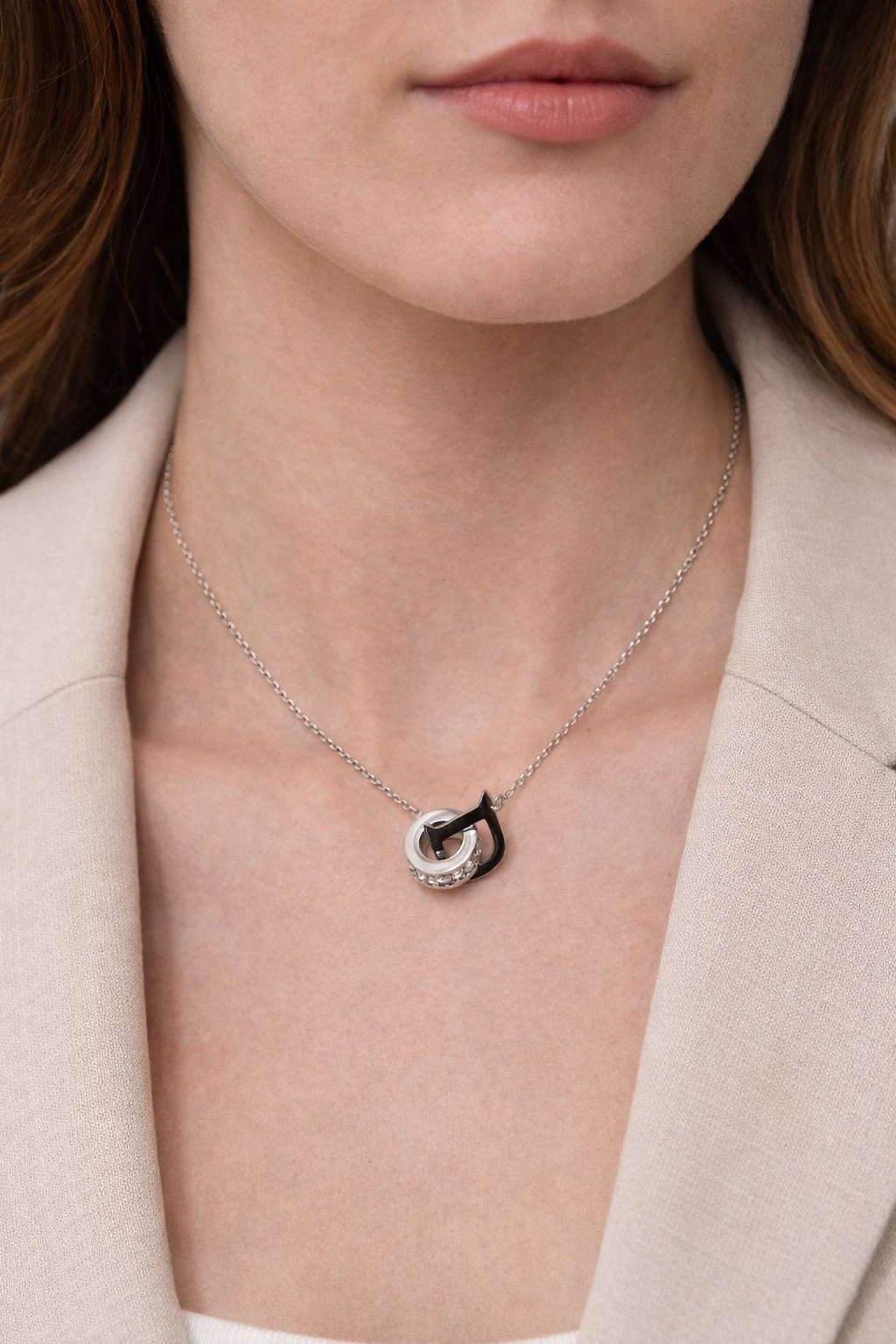 "D" ring necklace decorated with rhinestones
