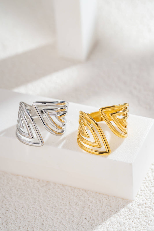Stainless Steel Ring with Openwork Triangles – Gold or Silver: Silver